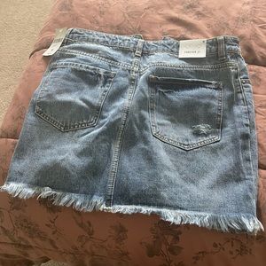 Brand new Forever 21 skirt.